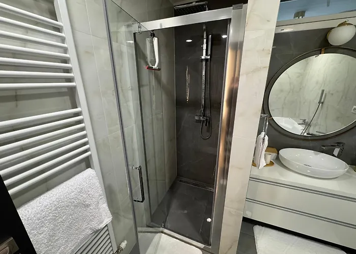 Aura Apartment *